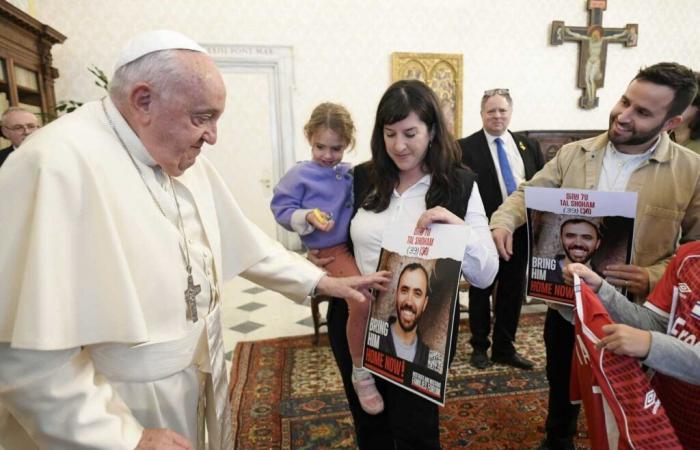 Il Papa riceve in Vaticano gli ostaggi rilasciati e le famiglie degli ostaggi israeliani