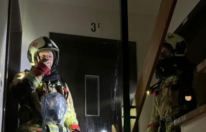 Bruxelles: la prognosi vitale di una persona dopo l’incendio a Uccle (foto)