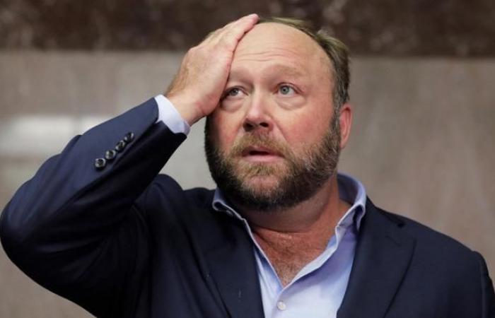 La pubblicazione satirica “The Onion” acquista InfoWars, il sito di cospirazione di Alex Jones