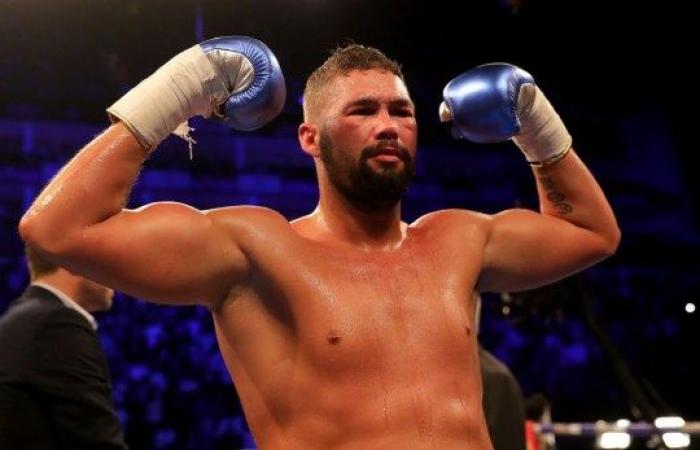 Tony Bellew, ex pugile e star di una celebrità, è stato espulso dalla conferenza stampa tra Jake Paul e Mike Tyson