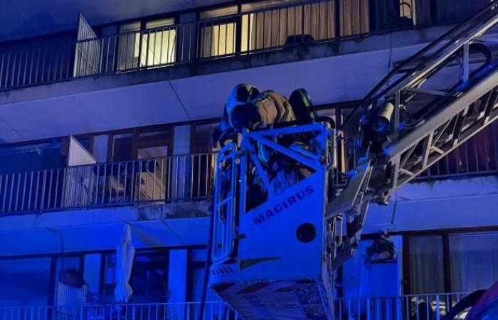 Bruxelles: la prognosi vitale di una persona dopo l’incendio a Uccle (foto)