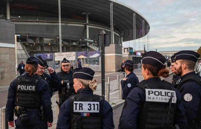 una partita sotto tensione politica