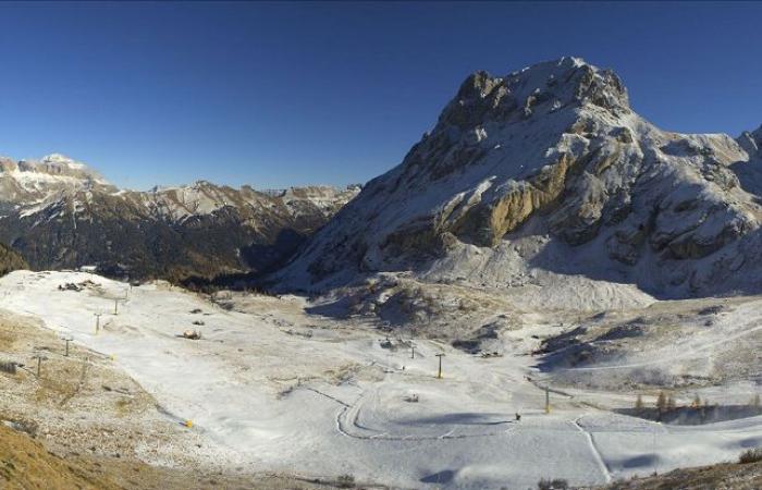 Nevicata sulle Dolomiti, annuncio d’inverno