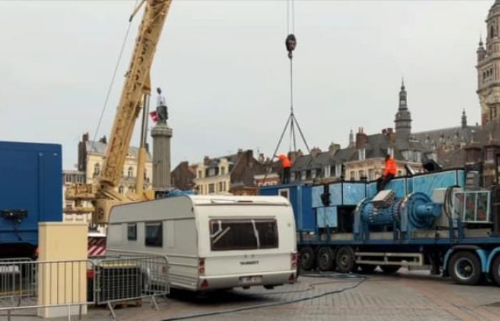 È iniziato il montaggio della ruota panoramica sulla Grand’Place, la cui inaugurazione è prevista per il 20 novembre