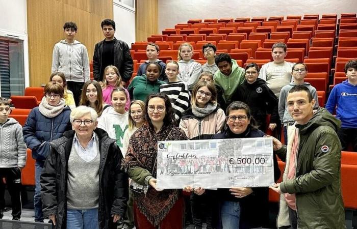 Evron. Gli studenti delle scuole medie donano 500 euro alla Lega contro il cancro