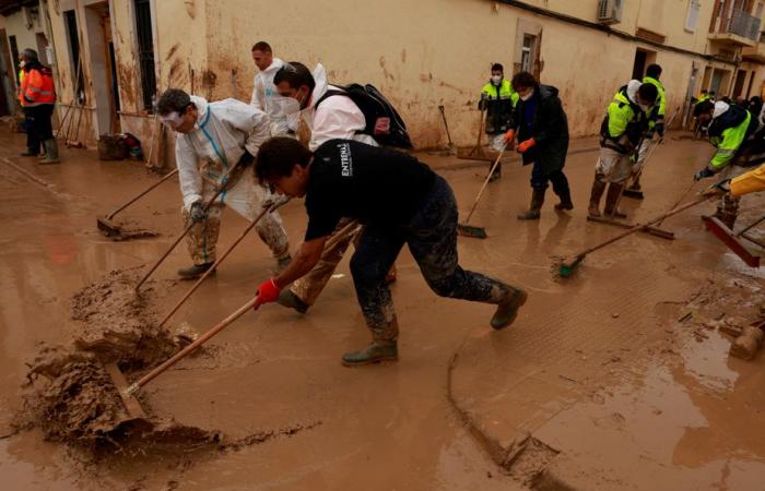 Inondazioni in Spagna | Fine dell’allerta rossa dopo forti piogge, nessuna nuova vittima