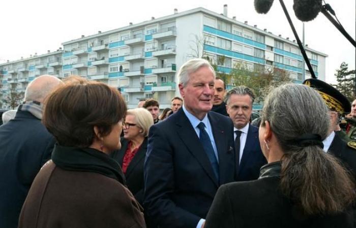 Di fronte ai presidenti dei consigli dipartimentali, Michel Barnier fa delle concessioni sui risparmi necessari e si dice disponibile a riconsiderare il cumulo dei mandati