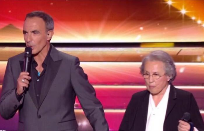 Nikos Aliagas sorpreso, sua madre Harula arriva sul set di Star Academy