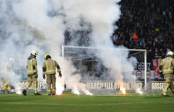 André, il tifoso che aveva interrotto la partita contro il Mechelen, condannato a pagare 65.000 euro allo Sporting de Charleroi