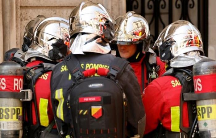 La regione Île-de-France taglia gli aiuti per 1,5 milioni di euro ai vigili del fuoco