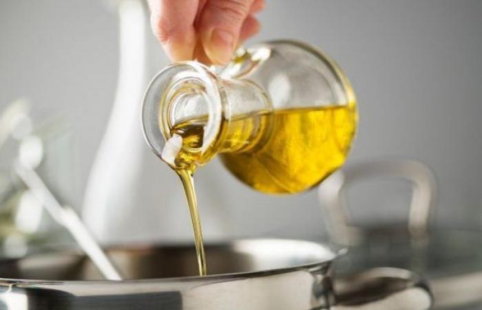 il prezzo dell'olio d'oliva calerà presto drasticamente nei supermercati