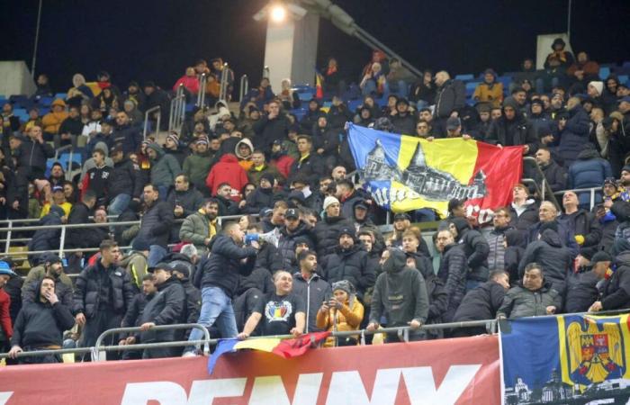 Immagini impensabili! Mircea Lucescu, maledetto dagli ultras, pochi minuti prima della Romania