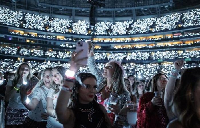 Taylor Swift incendia il Rogers Centre di Toronto per il suo primo concerto | Taylor Swift in Canada