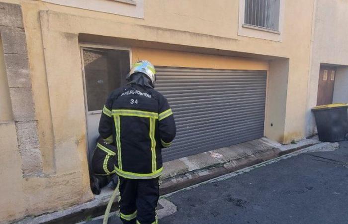 Scoppia un incendio nel garage di una villetta a schiera a Villeneuve-lès-Maguelone: ​​una persona disturbata dal fumo