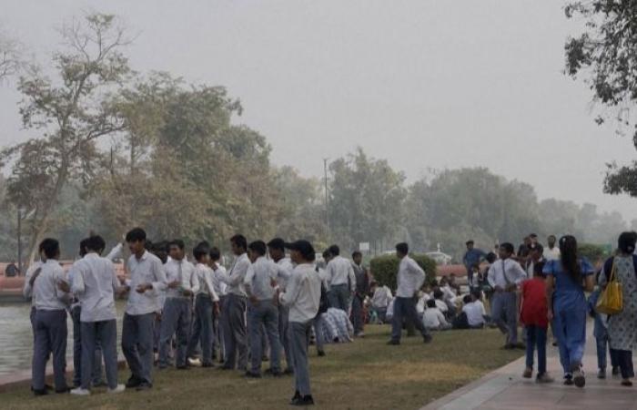 Inquinamento allarmante a Nuova Delhi: il ministro prende una decisione per proteggere i bambini dagli effetti devastanti