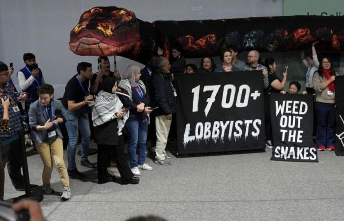 Oltre 1.700 lobbisti del petrolio e del gas alla COP29: quali delegazioni europee li hanno invitati?