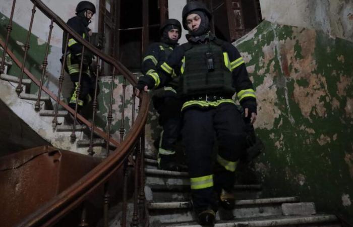 ‘Massiccio’ attacco russo a Odessa, una persona uccisa secondo i servizi di emergenza