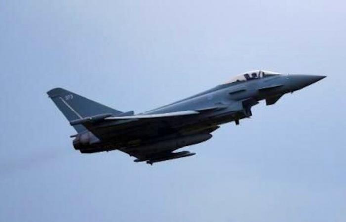 Aereo militare russo vicino allo spazio aereo britannico