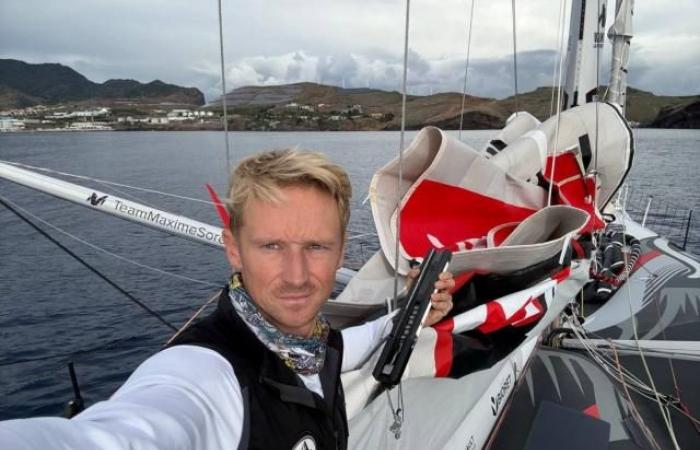 Ferito e vittima di un problema tecnico, Maxime Sorel abbandona il Vendée Globe