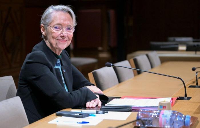 Elisabeth Borne ammette di essere stata “avvisata” nel 2023 della “criticità” della situazione