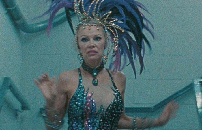 Pamela Anderson nei panni di una ballerina sexy: dietro il trailer di The Last Showgirl, un Oscar in vista?