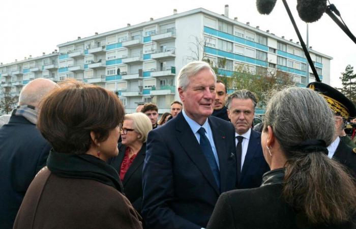 Di fronte ai presidenti dei consigli dipartimentali, Michel Barnier fa delle concessioni sui risparmi necessari e si dice disponibile a riconsiderare il cumulo dei mandati