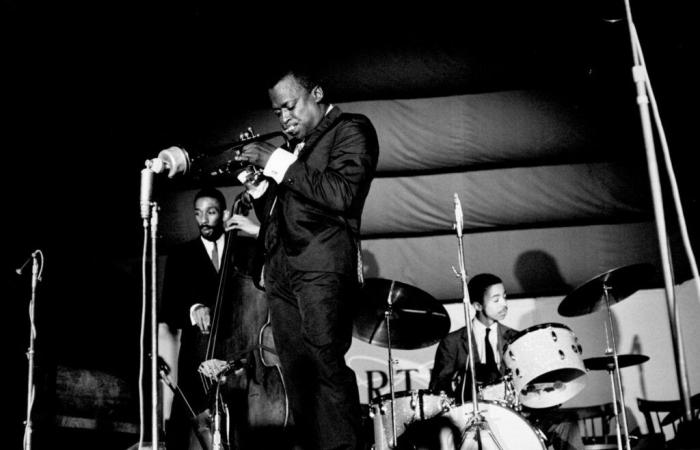 Gli archivi delle tournée francesi di Miles Davis e del suo quintetto raccolti in un cofanetto