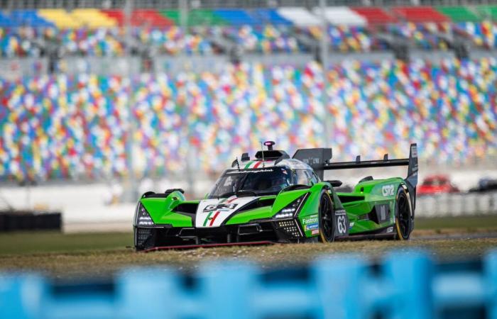 IMSA – Lamborghini in testa a Daytona, 31 giri per l’Aston Martin Valkyrie