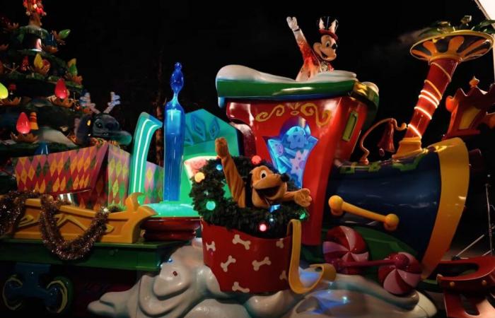 La parata natalizia di Disneyland è gratuita!