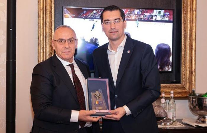 Cosa è successo nell'incontro tra Răzvan Burleanu e il presidente della Federcalcio del Kosovo prima della partita