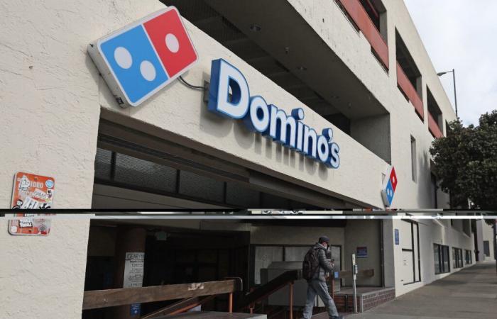 Warren Buffett entra in Domino's Pizza, le cui azioni salgono a Wall Street