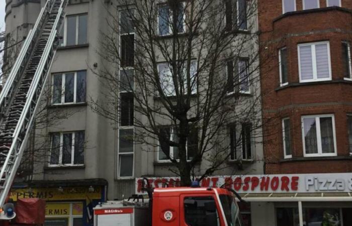 Una pizzeria vittima di un incendio ad Anderlecht: una persona ferita