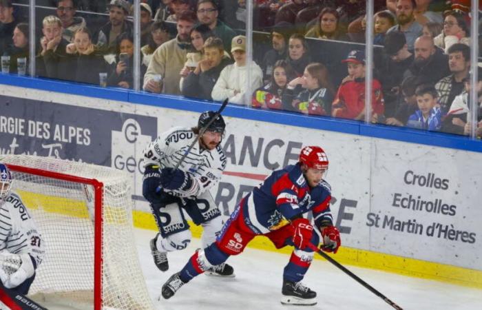 Hockey su ghiaccio – Coppa Continentale. Un buco d’aria completamente fatale per i Lupi Bruciatori