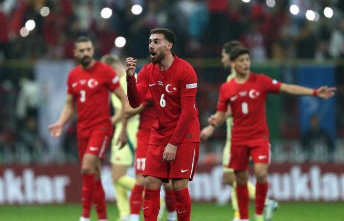 La Turchia sbaglia un rigore nel finale e deve assicurarsi la promozione nell’ultima giornata