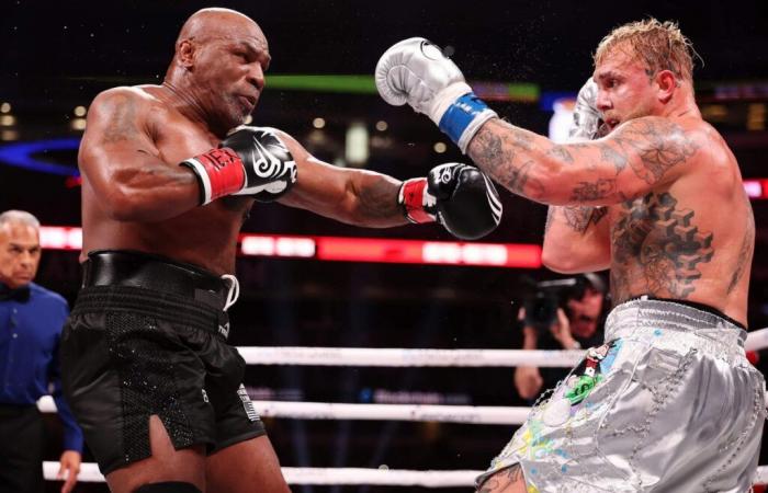 Jake Paul sconfigge Mike Tyson con facilità nello spettacolo Netflix