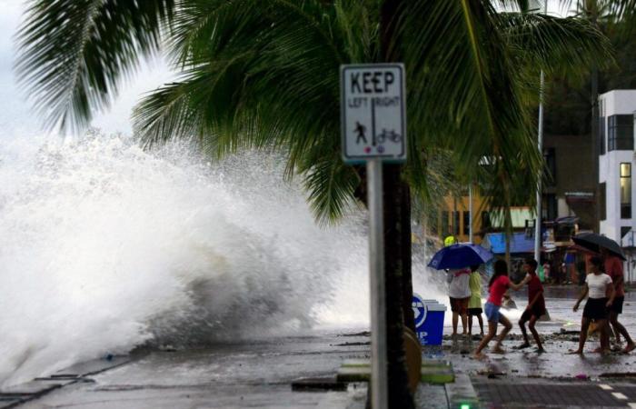 Nelle Filippine si è abbattuto il super tifone Man-yi, con effetti “potenzialmente catastrofici”