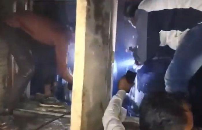 “Queste morti sono strazianti”: dieci neonati uccisi, sedici in condizioni critiche… A causa di un “guasto elettrico”, un incendio devasta il reparto neonatale di un ospedale in India