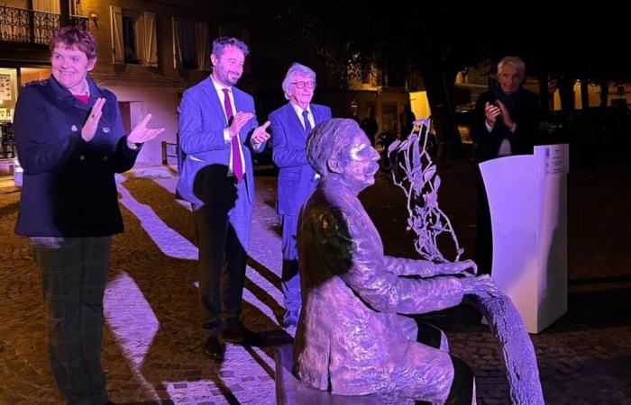 Famoso in tutto il mondo, questo artista ha ora la sua statua “nel posto più bello di Pamiers”