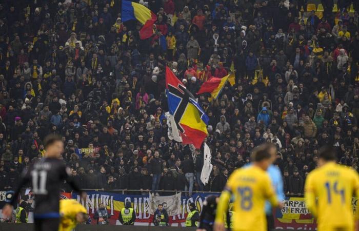 La partita Romania-Kosovo è stata interrotta dopo gli inni dei tifosi rumeni in favore della Serbia