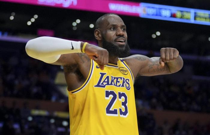 LeBron James, 39 anni, registra la quarta tripla doppia consecutiva migliore in carriera