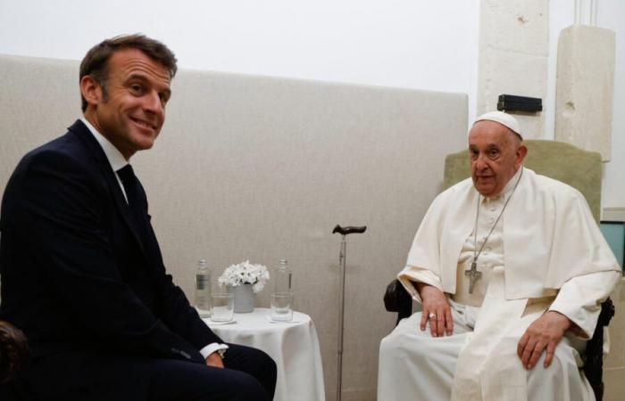 Tra Papa Francesco ed Emmanuel Macron niente va bene