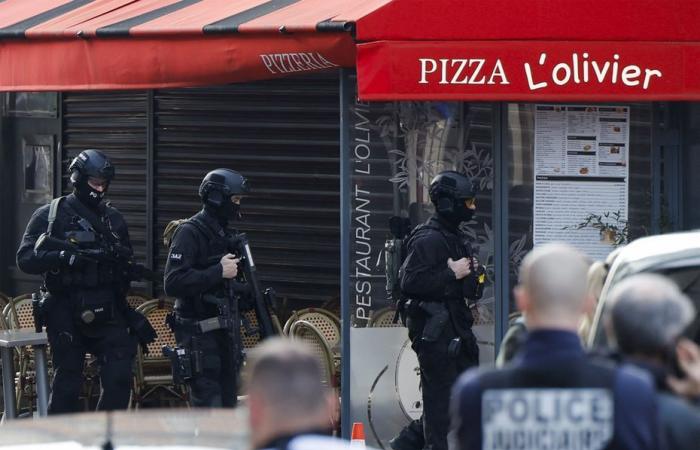 Presa di ostaggi in un ristorante a Issy-les-Moulineaux: la BRI sul posto