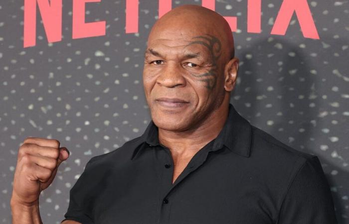 Campione di boxe, Mike Tyson senza filtri sui suoi fallimenti: “La casalinga…”