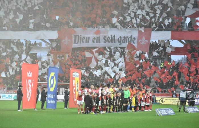 Quando lo Stade de Reims presenta la partita contro l'RC Lens in stile Loups-garous de Thiercelieux!