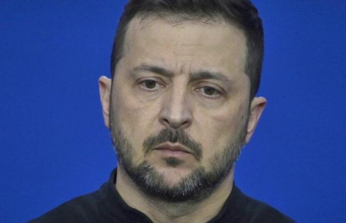 “Con mezzi diplomatici”: Zelenskyj dice di volere che la guerra finisca nel 2025