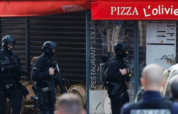 un uomo armato e con tendenze suicide rintanato nel ristorante dei suoi genitori – L'Express