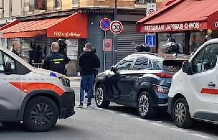 In una pizzeria vicino Parigi, tre ore di presa di ostaggi