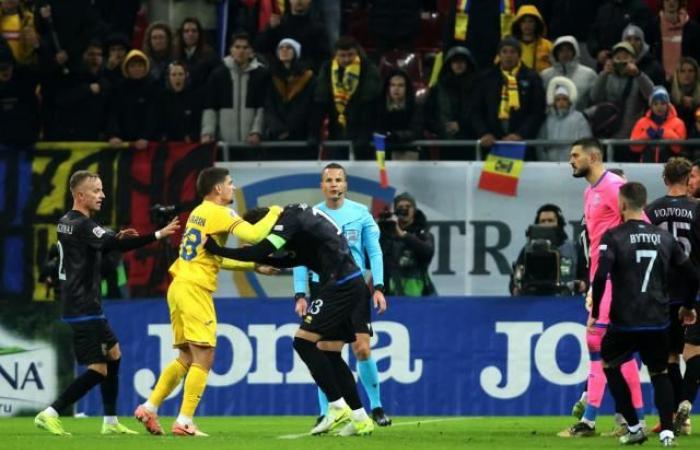 Romania e Kosovo scaricano la palla dopo che la partita della Nations League è stata interrotta