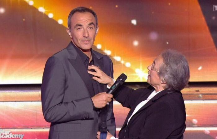 Nikos Aliagas rimproverato dalla madre in diretta a “Star Academy”