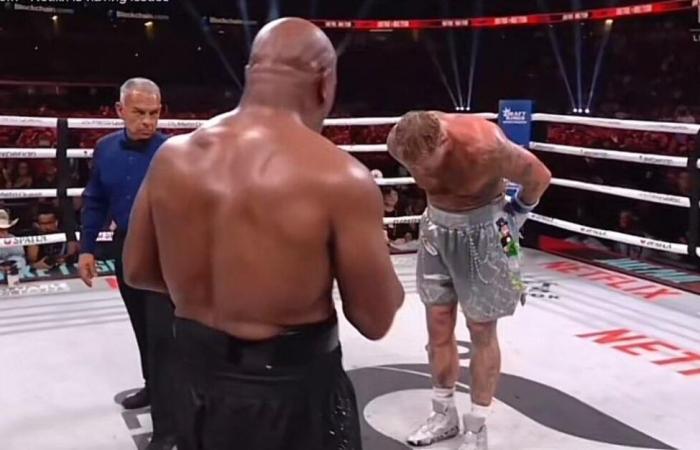 Omaggio di Paul, Tyson in abiti succinti, Netflix in difficoltà… Uno sguardo indietro ad una curiosa serata di boxe